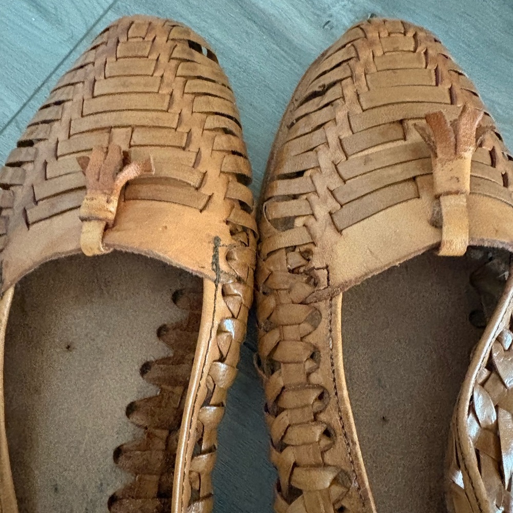 GALLITOS HANDCRAFTED WOMENS LEATHER HURACHE FLATS - Picture 4 of 6